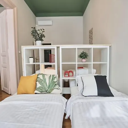 Unwind In Style W Sauna Dsgn 2Br Home Budapesta Exterior foto