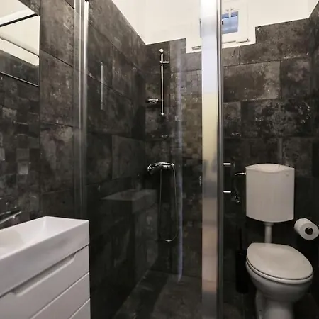 Unwind In Style W Sauna Dsgn 2Br Home Budapesta Exterior foto
