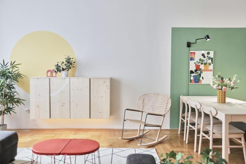 Unwind In Style W Sauna Dsgn 2br Apartment