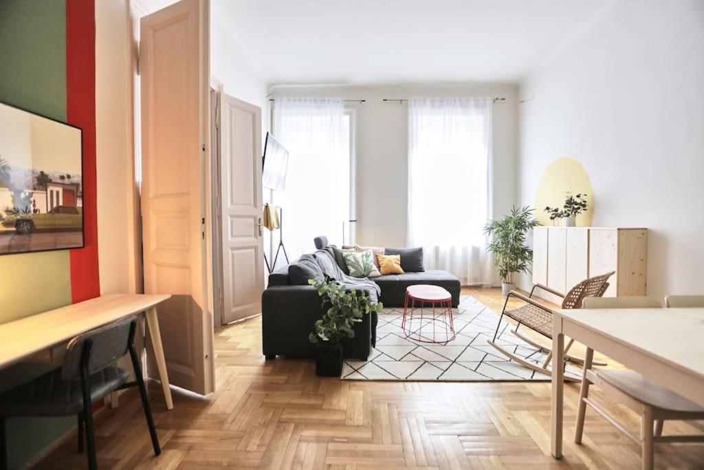 Unwind In Style W Sauna Dsgn 2br * Budapest