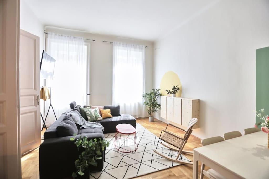 Unwind In Style W Sauna Dsgn 2br Apartment Budapest