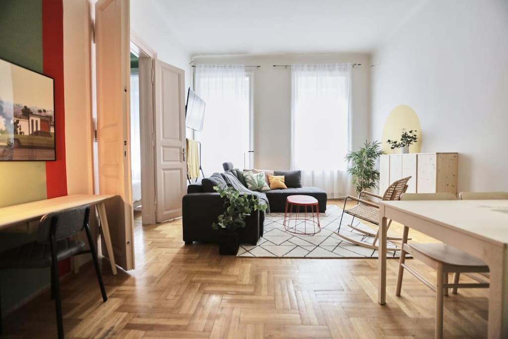 Apartment Unwind In Style W Sauna Dsgn 2br