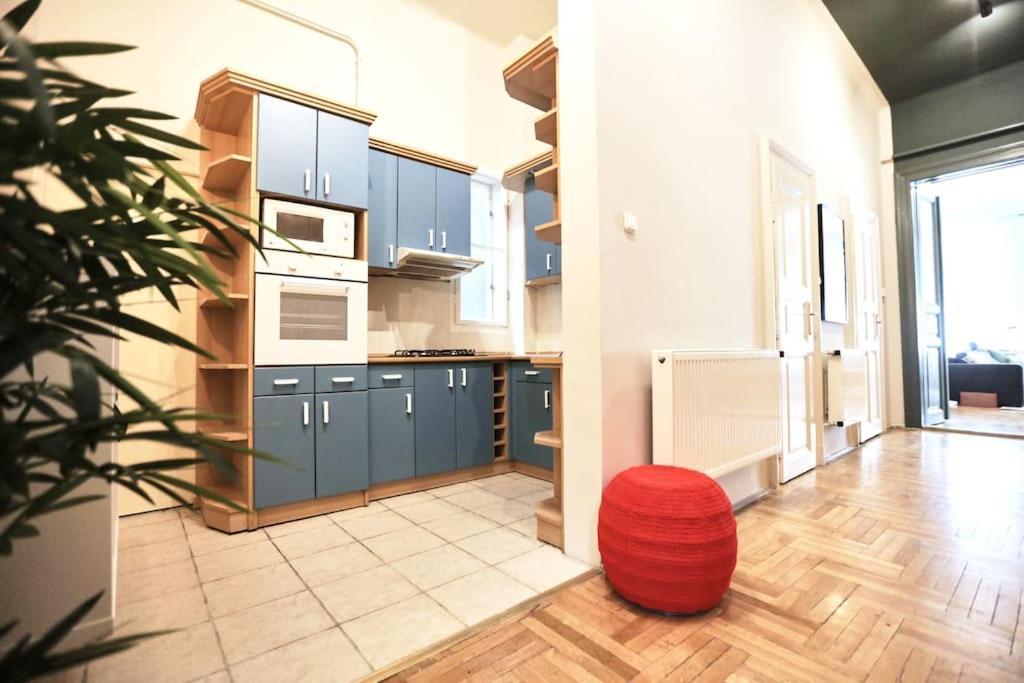 Unwind In Style W Sauna Dsgn 2br * Budapest