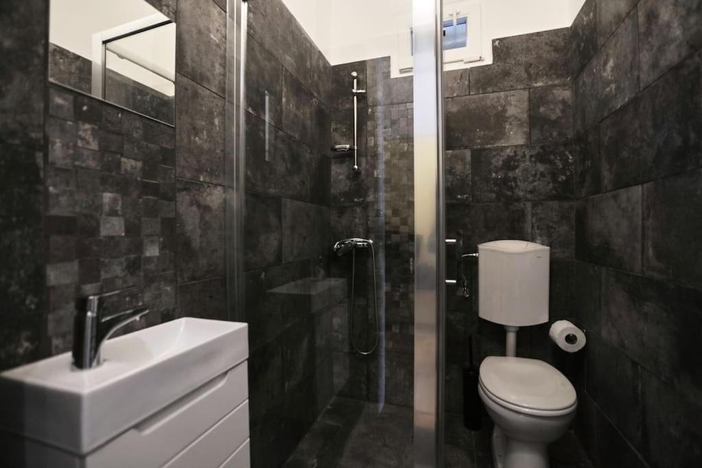 Apartment Unwind In Style W Sauna Dsgn 2br Budapest