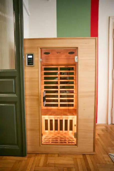 Unwind In Style W Sauna Dsgn 2br Apartment