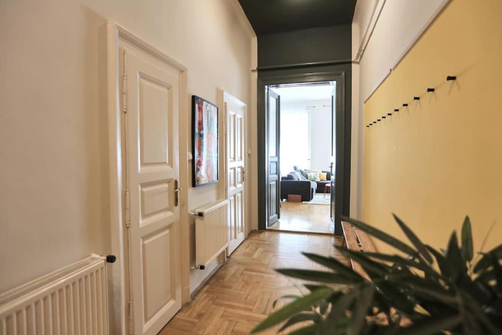 Unwind In Style W Sauna Dsgn 2br Budapest